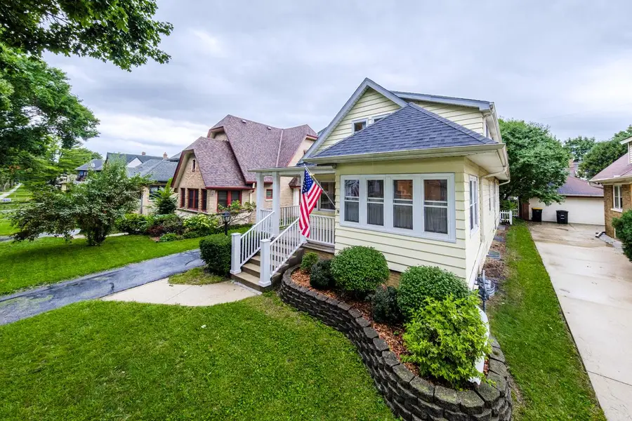2555 N 72nd STREET, Wauwatosa, WI 53213 - #3
