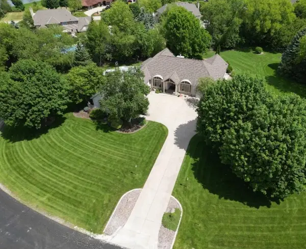 N49W28674 Chardon DRIVE, Hartland, WI 53029
