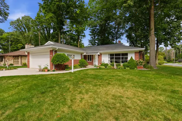 1403 Gunnell LANE, Manitowoc, WI 54220