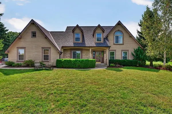 S93W33523 Fieldside COURT, Mukwonago, WI 53149