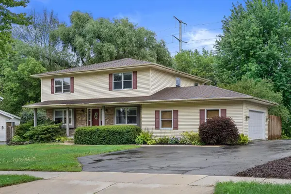 635 W Briarknoll COURT #637, Saukville, WI 53080