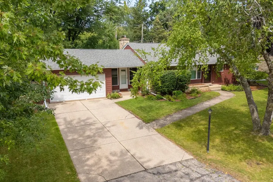 228 W Brentwood LANE, Glendale, WI 53217 - #2