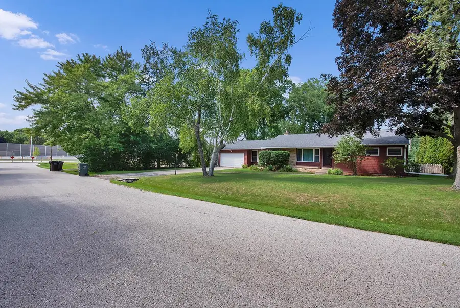 228 W Brentwood LANE, Glendale, WI 53217 - #3