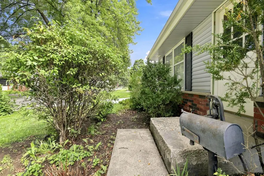 928 S 111th PLACE, West Allis, WI 53214 - #3
