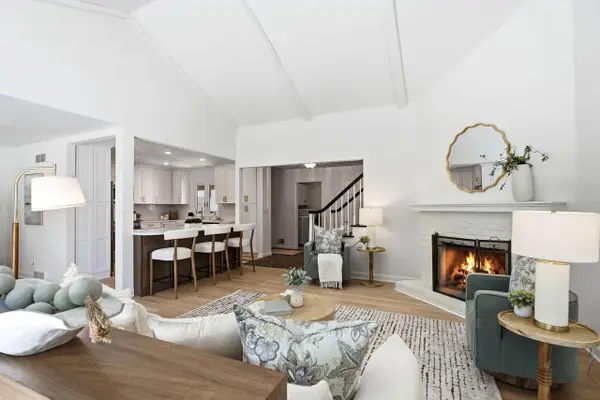 10042 N Holmes COURT, Mequon, WI 53092