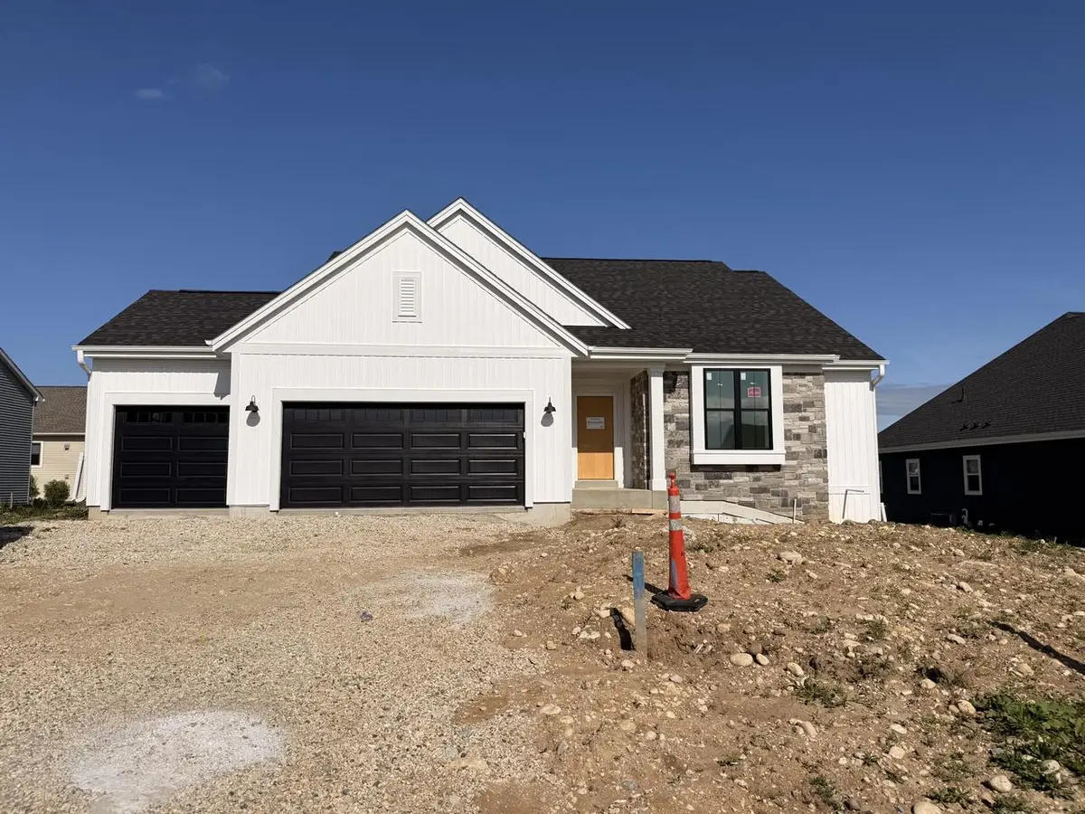 652 Mary WAY, Slinger, WI 53086 - #1