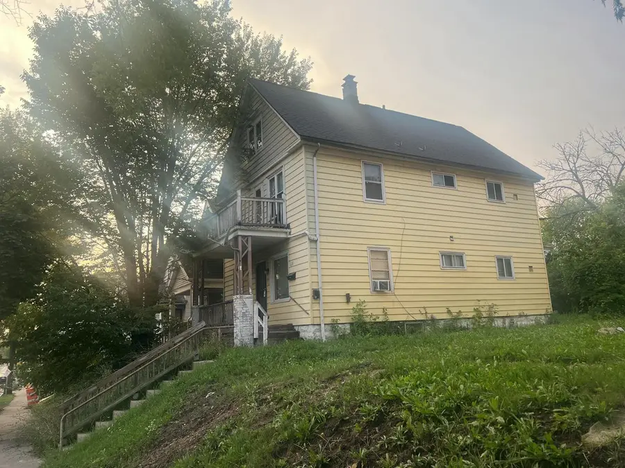 1114 W Keefe AVENUE, Milwaukee, WI 53206 - #2