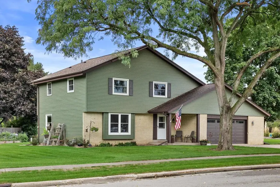 148 Beth COURT, Burlington, WI 53105 - #2