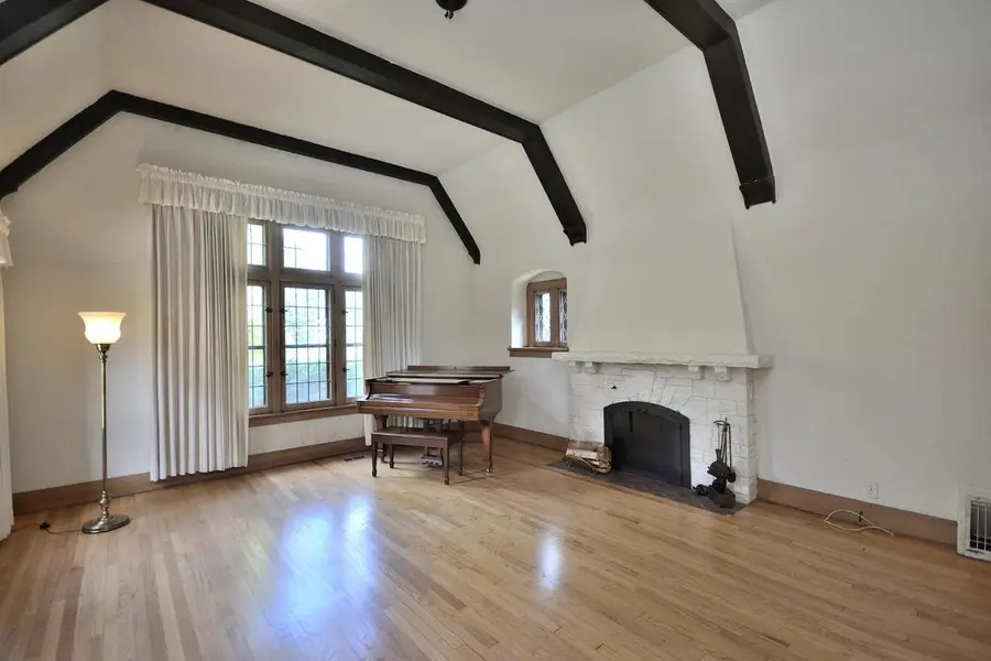 5109 W Washington BOULEVARD, Milwaukee, WI 53208 - #2