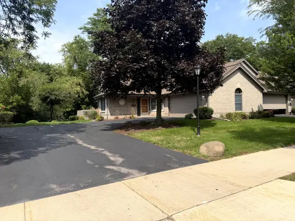 1924 Springbrook DRIVE N #A, Waukesha, WI 53186