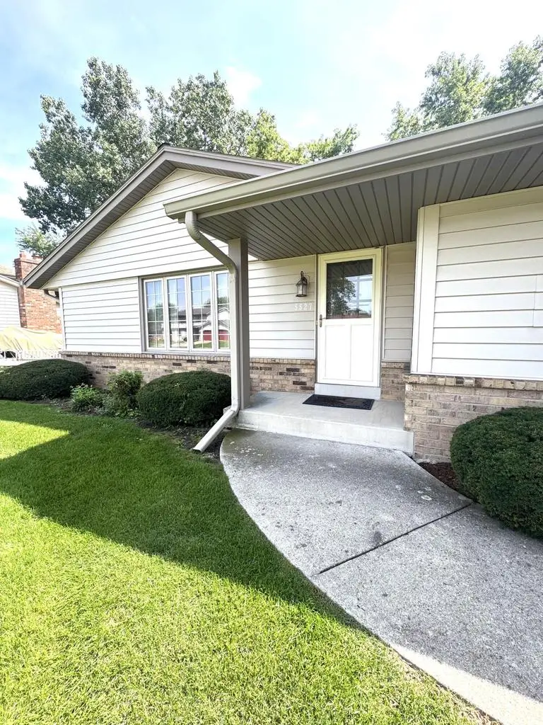 5527 N Meadows DRIVE, Racine, WI 53402 - #3