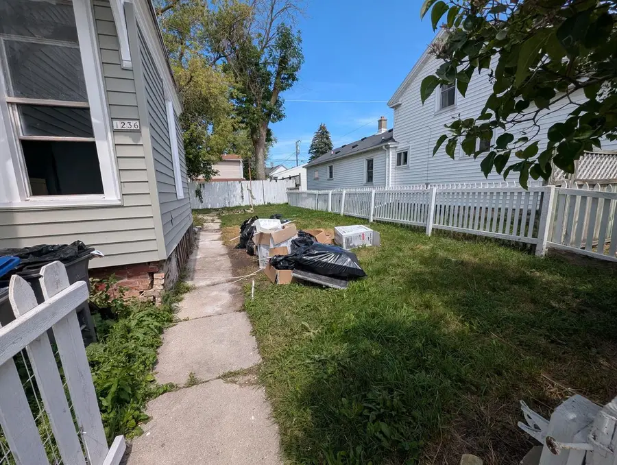 1236 St Clair AVENUE, Sheboygan, WI 53081 - #3
