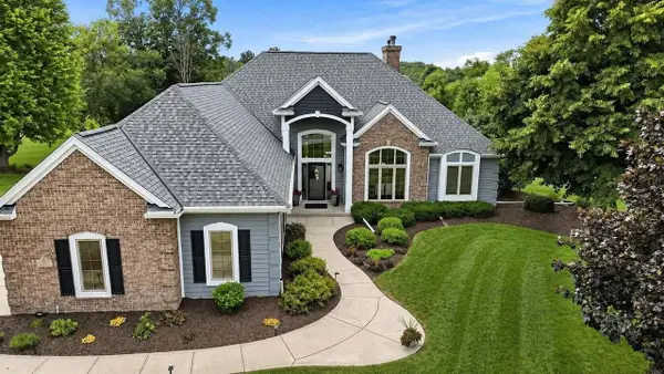 N66W38333 Deer Creek COURT, Oconomowoc, WI 53066