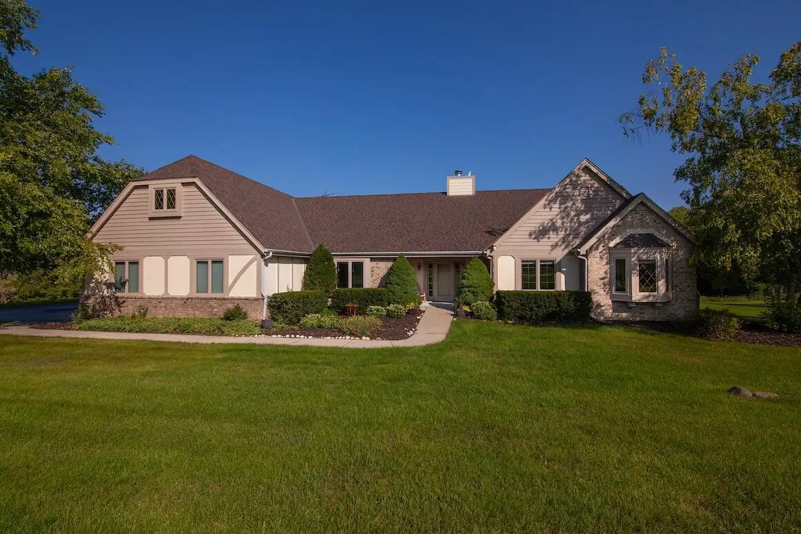 N27W30818 Golf Hills DRIVE, Pewaukee, WI 53072 - #1