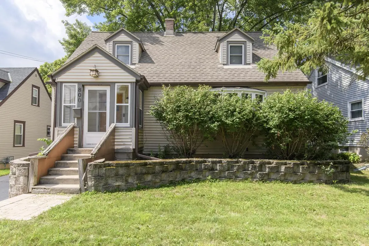 800 Western AVENUE, Waukesha, WI 53188 - #1