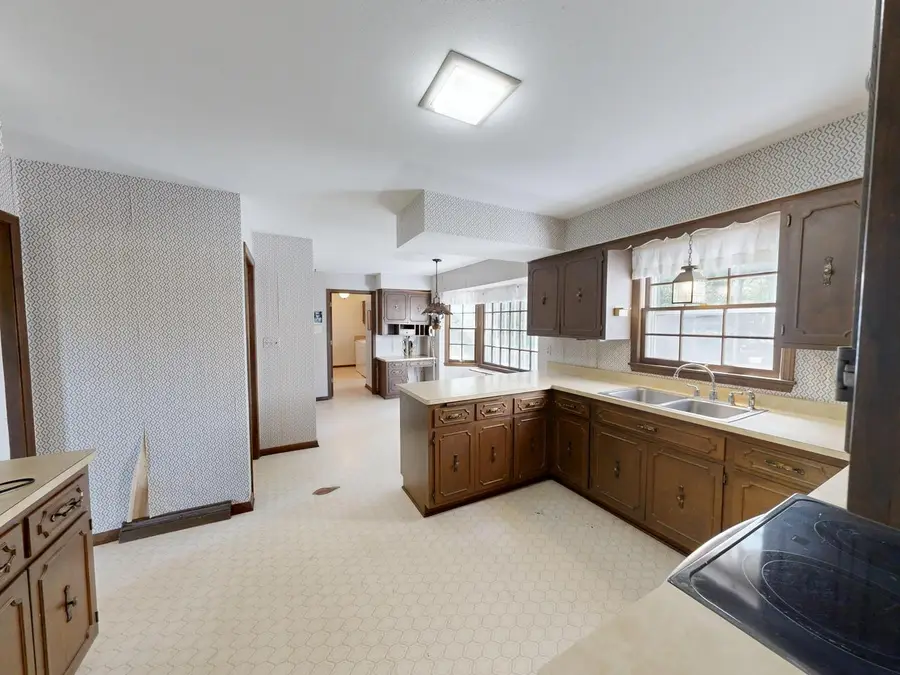 18075 Whippletree COURT, Brookfield, WI 53045 - #3