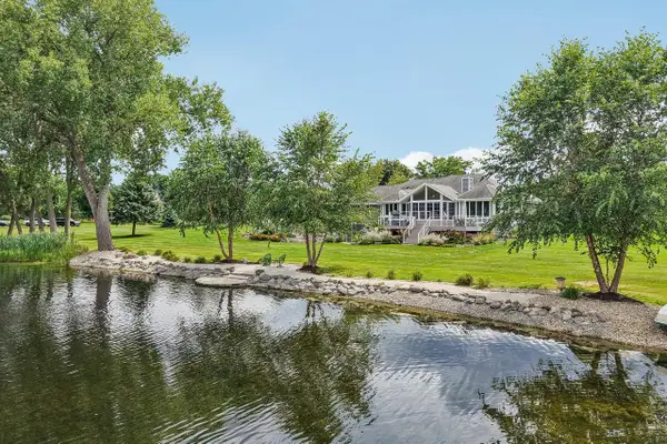 1223 N Laurel LANE, Oconomowoc, WI 53066