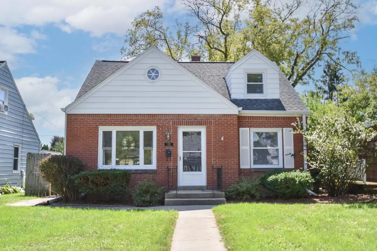 7937 W Townsend STREET, Milwaukee, WI 53222 - #1