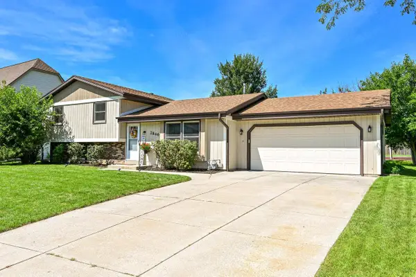 2846 W Briarwood DRIVE, Franklin, WI 53132