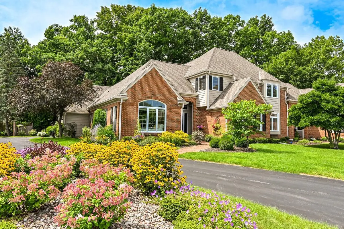 2835 W Golf CIRCLE, Mequon, WI 53092 - #1