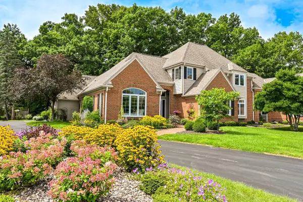 2835 W Golf CIRCLE, Mequon, WI 53092