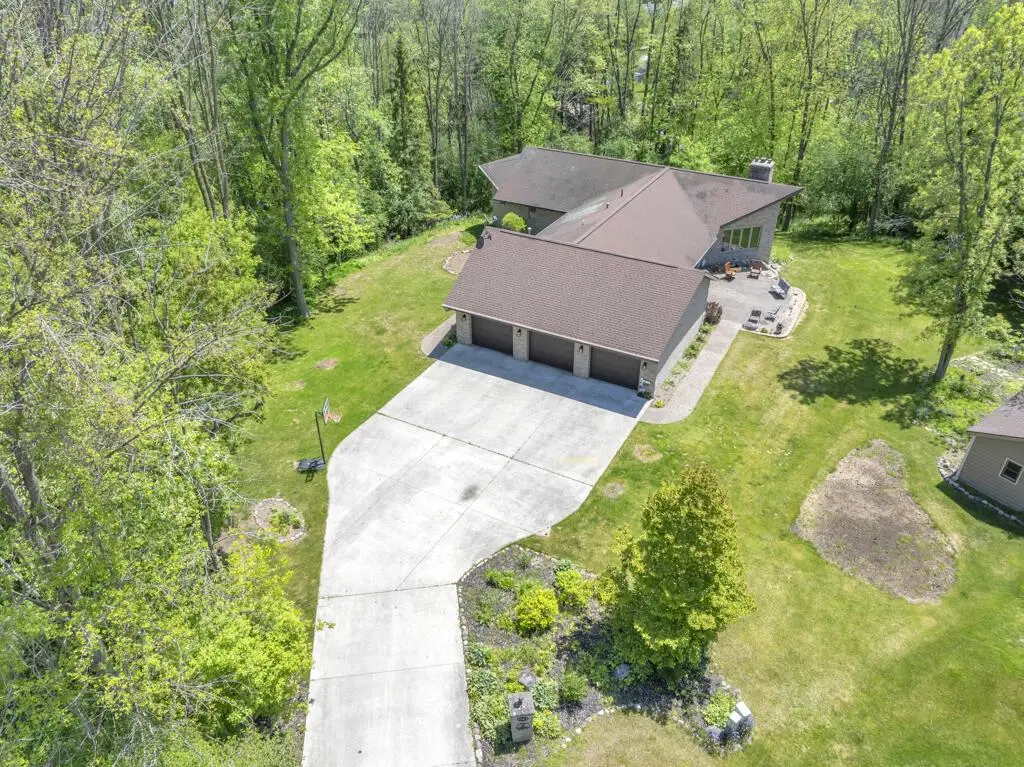4564 Broadway STREET, Manitowoc, WI 54220 - #1