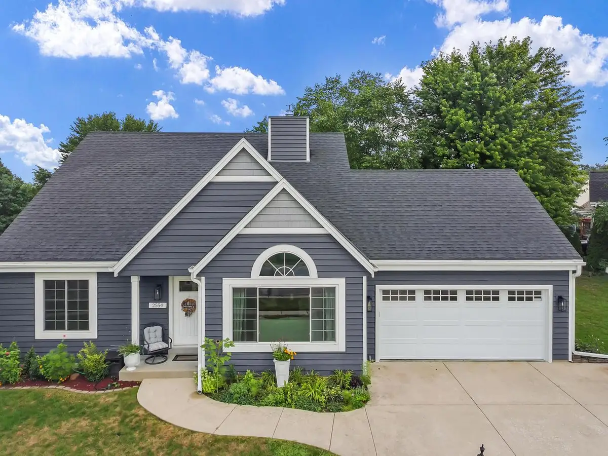 2554 S Sterling CIRCLE, East Troy, WI 53120 - #1