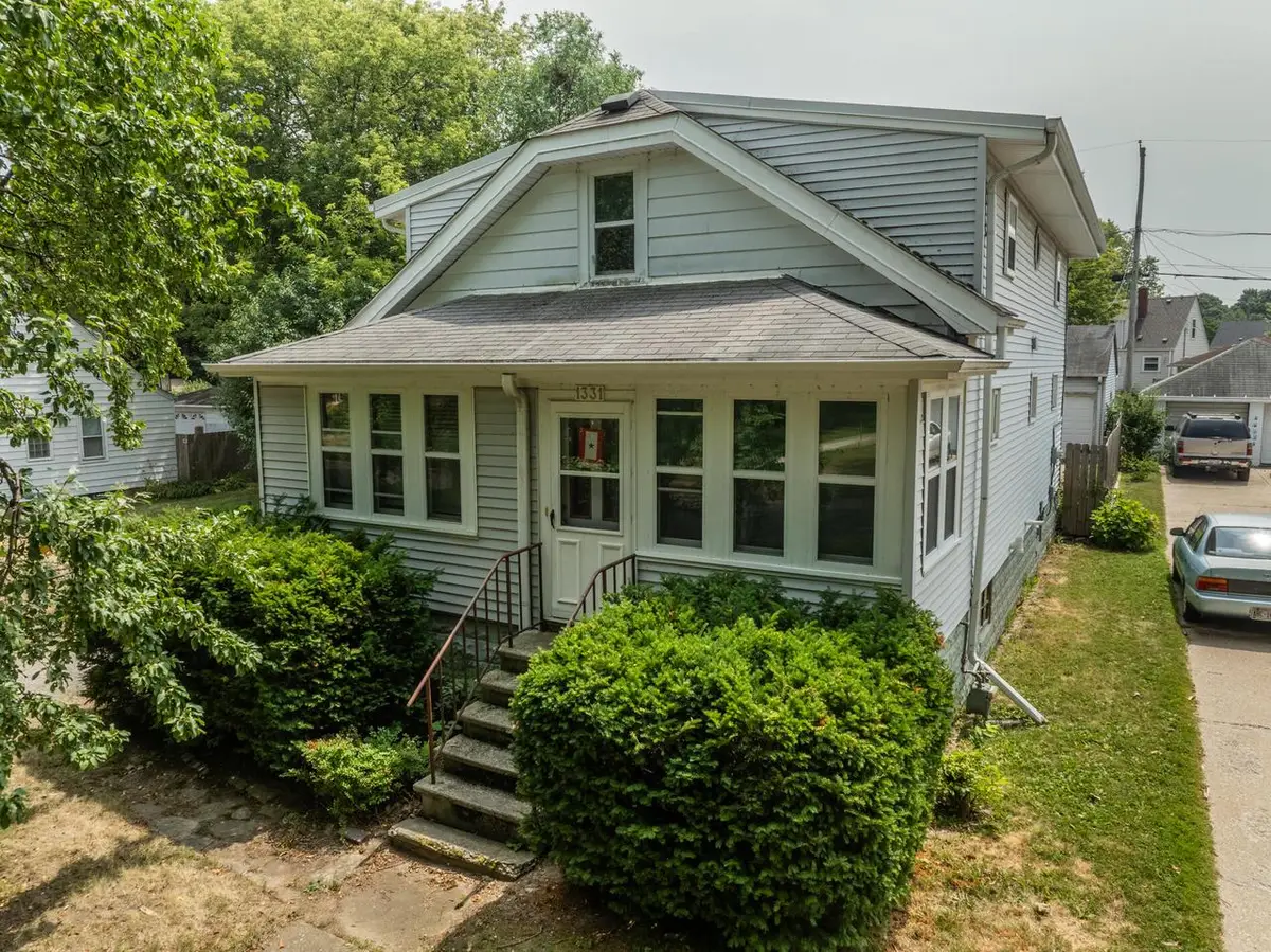 1331 E Saveland AVENUE, Milwaukee, WI 53207 - #1