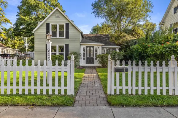 923 Marshall STREET, Lake Geneva, WI 53147