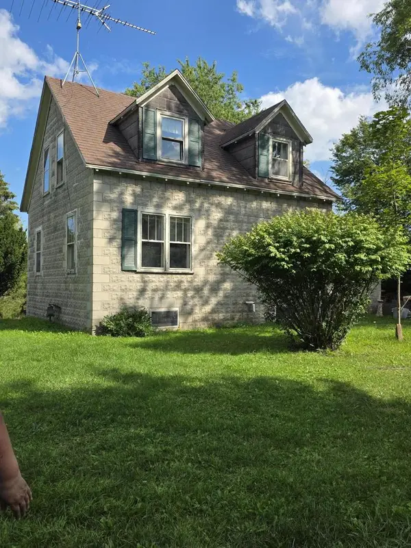 101 Lake STREET, Cascade, WI 53011