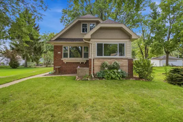 1919 W Marne AVENUE, Glendale, WI 53209