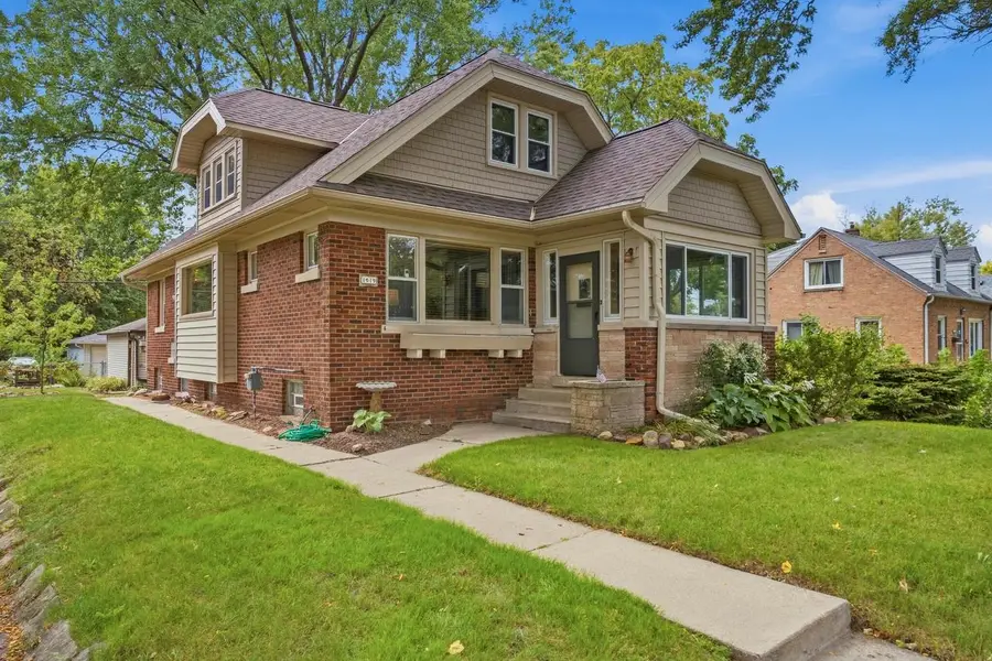 1919 W Marne AVENUE, Glendale, WI 53209 - #2