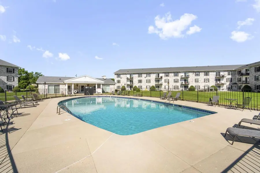 151 N University DRIVE #112, West Bend, WI 53095 - #2