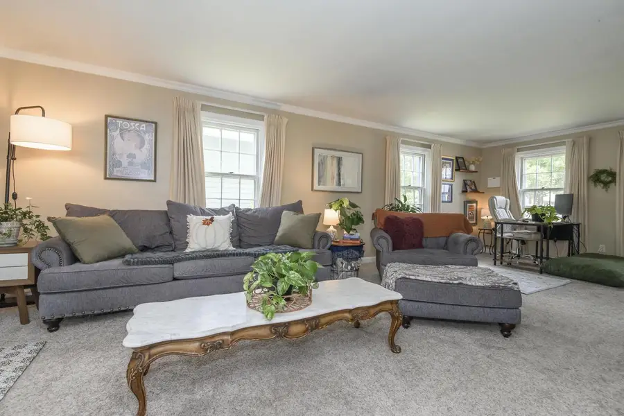 129 W Laflin AVENUE, Waukesha, WI 53186 - #3