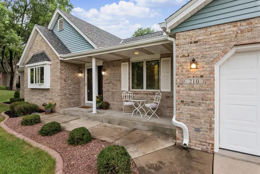 210 Riveredge COURT, Thiensville, WI 53092 - #2