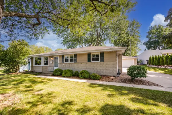 N86W14553 MacArthur DRIVE, Menomonee Falls, WI 53051