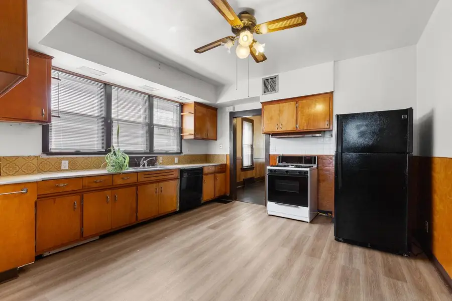 2222 30th STREET, Milwaukee, WI 53215 - #3