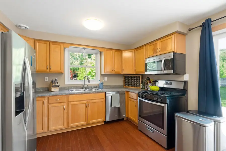 2100 S Woodshire DRIVE, New Berlin, WI 53151 - #2