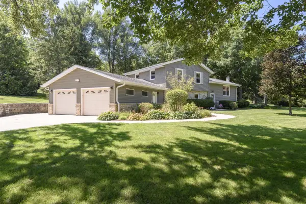 W285S3467 Snow Goose TRAIL, Waukesha, WI 53189