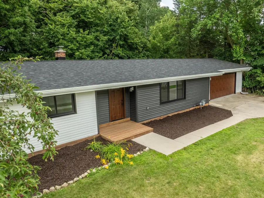 2421 Skyline DRIVE, West Bend, WI 53090 - #2