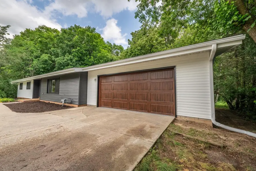 2421 Skyline DRIVE, West Bend, WI 53090 - #3