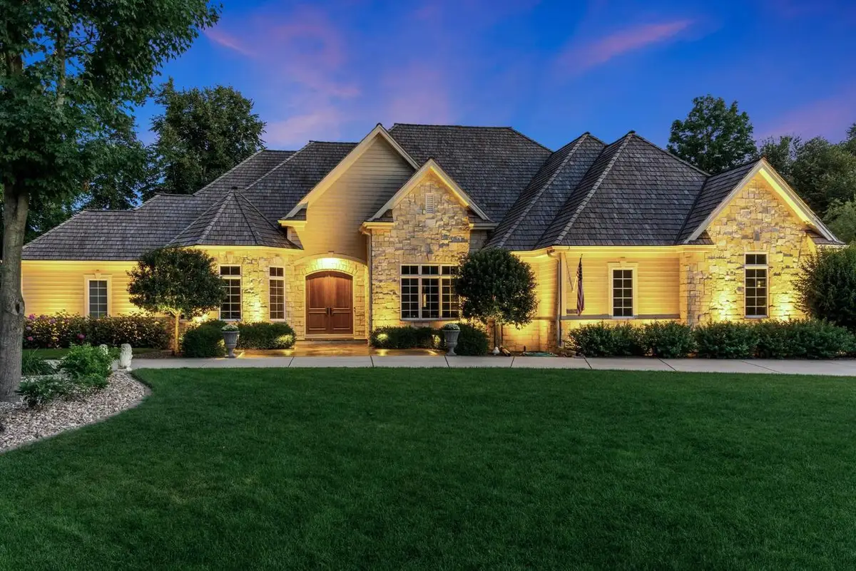 20765 Lincolnshire COURT, Brookfield, WI 53045 - #1