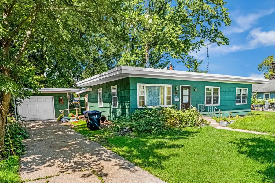 516 N Washington STREET, Elkhorn, WI 53121 - #3