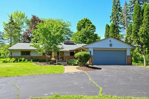 611 W Mequon ROAD, Mequon, WI 53092