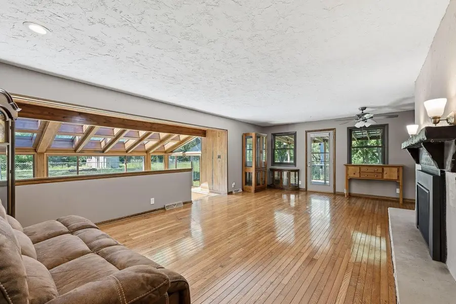 611 W Mequon ROAD, Mequon, WI 53092 - #2