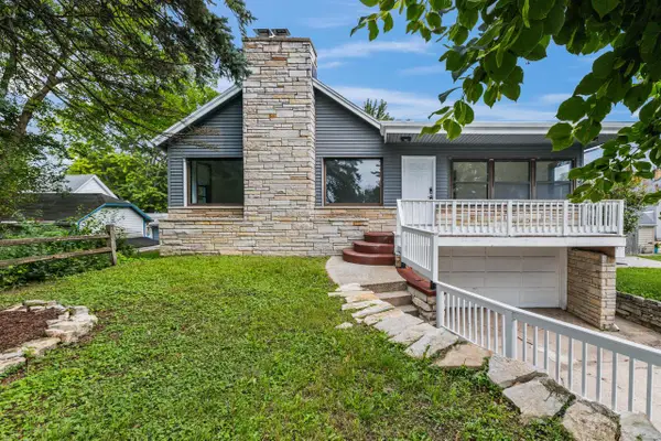 1012 Arcadin AVENUE, Waukesha, WI 53186