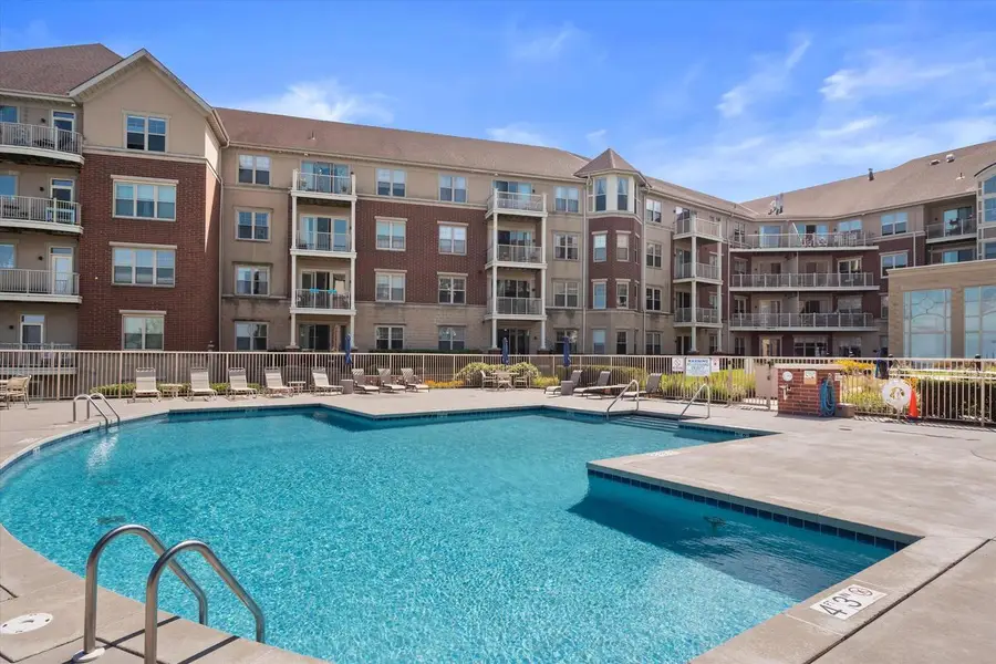 4120 S Lake DRIVE #265, Saint Francis, WI 53235 - #2