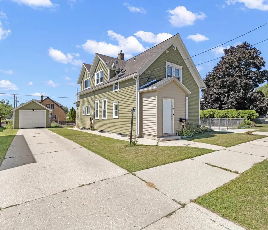 1030 S 25th STREET, Manitowoc, WI 54220 - #2