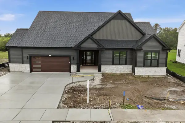 1322 Scotsland LANE, Oconomowoc, WI 53066