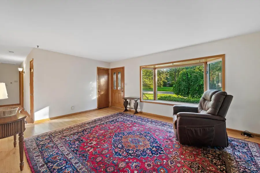5788 N Milwaukee River PARKWAY, Glendale, WI 53209 - #3